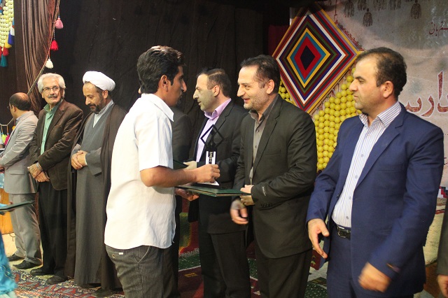 نهمین جشنواره شعر گویشی تمدار بیت در شهرستان اردل پایان یافت