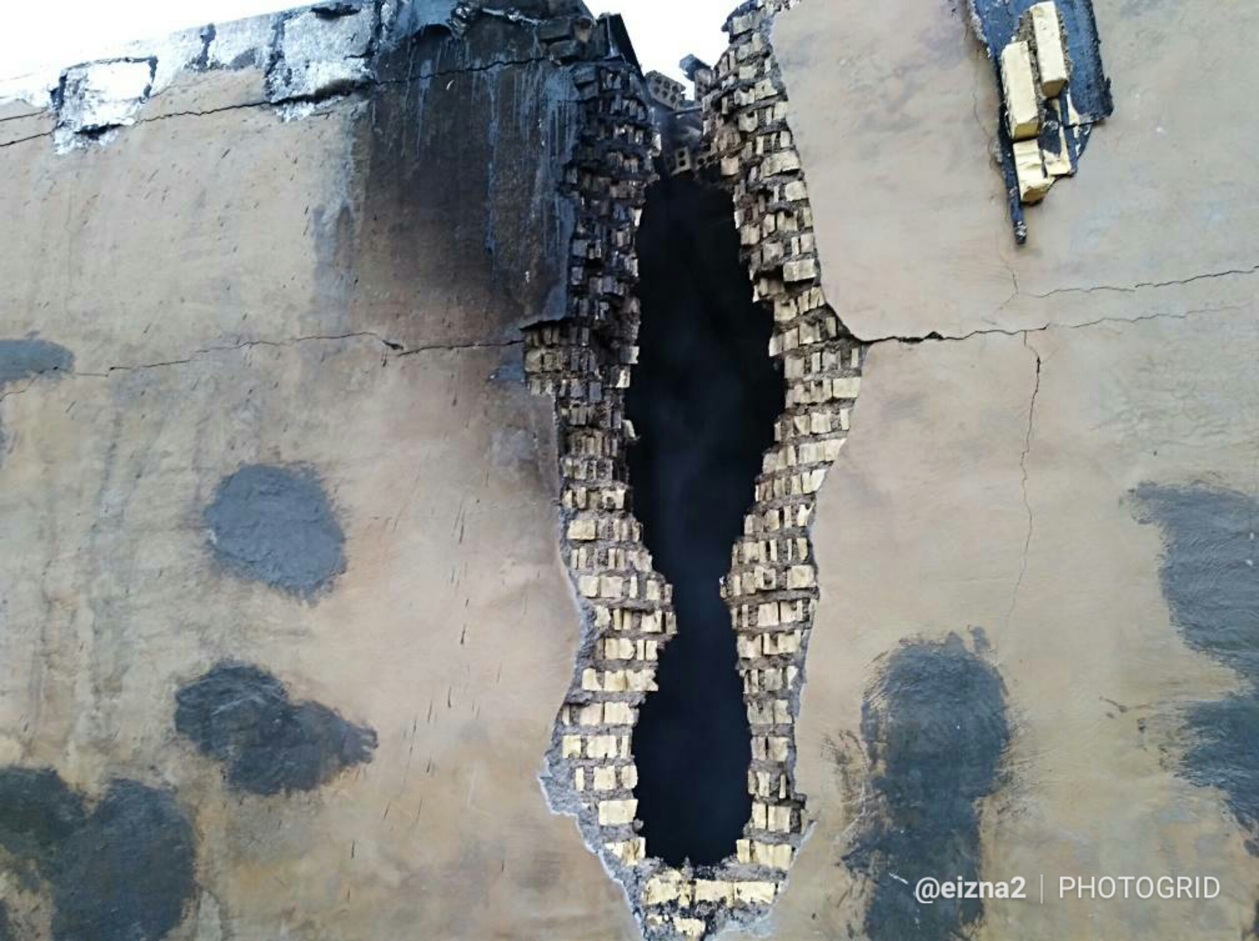 تخریب یک منزل مسکونی در سراک به دلیل برخورد صاعقه