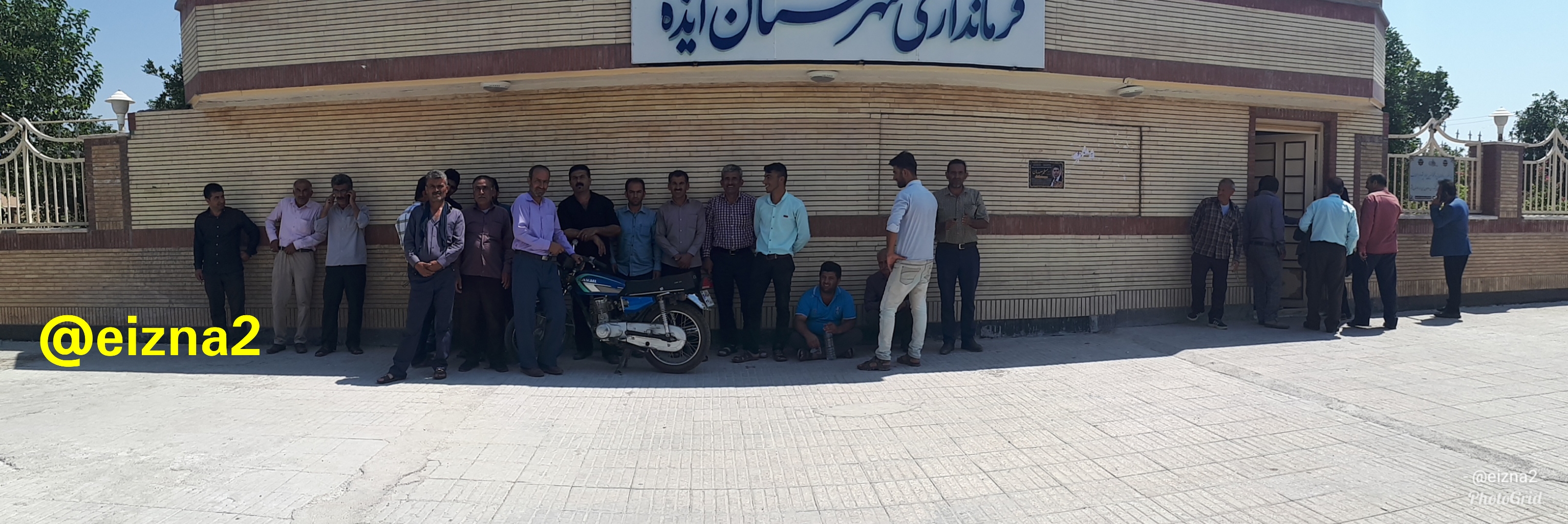 تجمع رانندگان خط کلدوزخ جلو فرمانداری در اعتراض به بیکار شدنشان