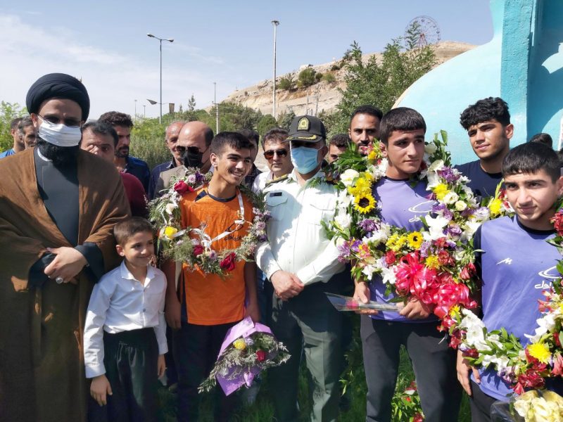 استقبال از 3 کشتی گیر مدال آور مسابقات جهانی در ایذه