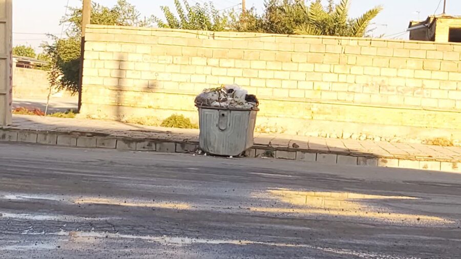 بحران زباله ها در خیابان های شهر ایذه در حال تبدیل شدن به معضل است