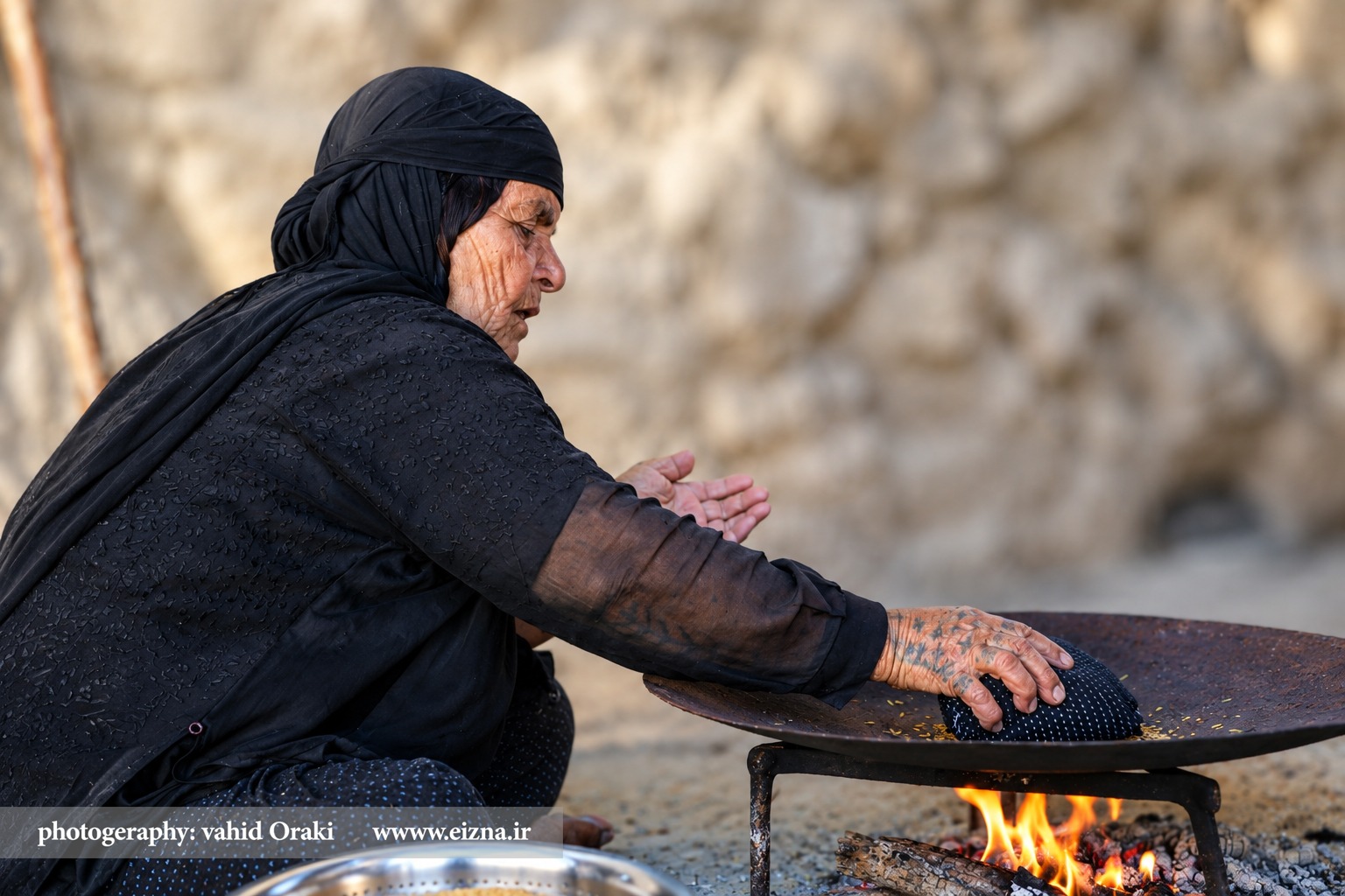 «تلاش کشاورزان سخت‌کوش در برداشت طلای سفید از شالیزارهای بخش سوسن ایذه / عکاس: وحید اورکی»